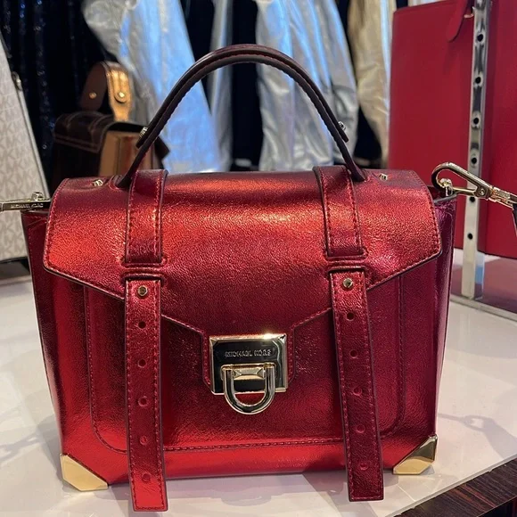 MICHAEL KORS
Manhattan Md TH SCHOOL Crackled Metallic Leather SATCHEL
Crimson - Picture 12 of 16